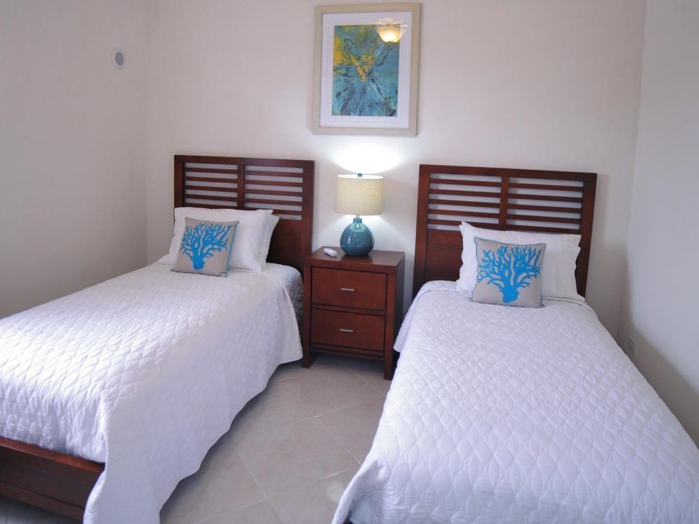 Lantana Barbados Condos Сент-Джеймс Экстерьер фото