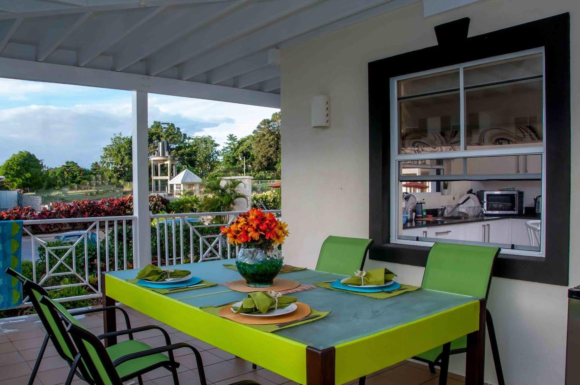 Lantana Barbados Condos Сент-Джеймс Экстерьер фото